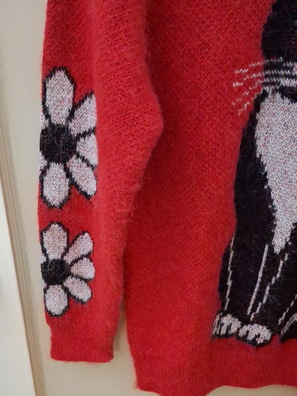 Oxknit Red Cat Graphic Sweater with Daisy Sleeves_1 - Picture 4 of 7